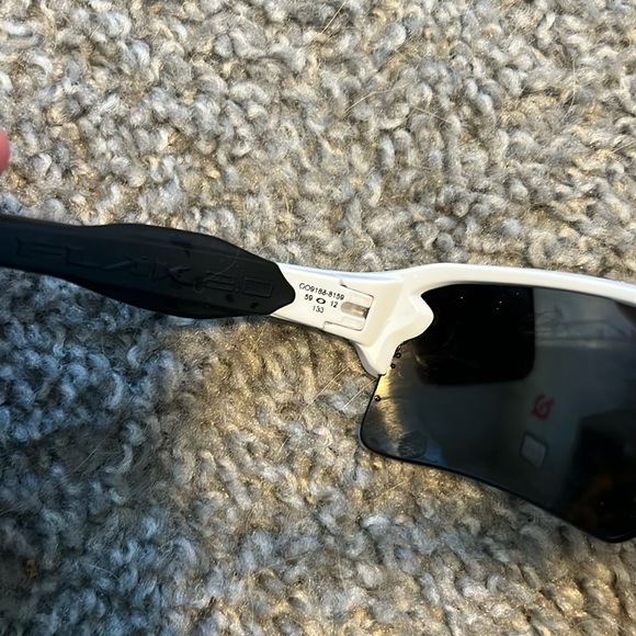 Oakley sunglasses - Picture 5 of 7